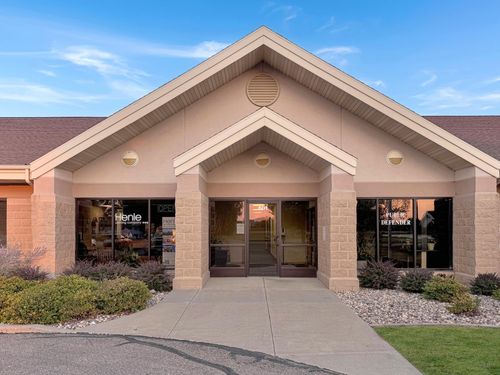 601 Jewett St, Marshall, MN, 56258-2656 | Card Image