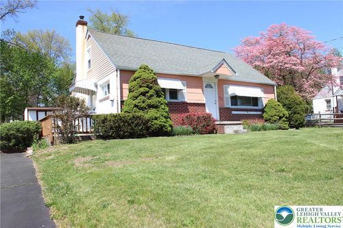 724 S 9th St, Perkasie, PA, 18944-1012 | Card Image