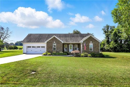 109 Marbrook Dr, Mocksville, NC, 27028-7378 | Card Image