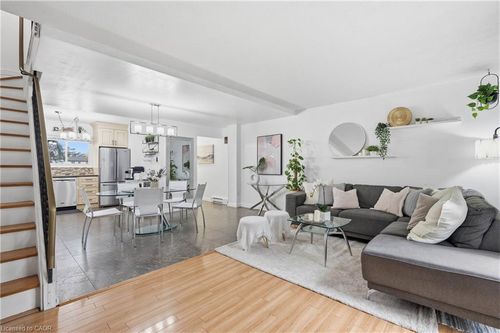 26-162 Jansen Avenue, Kitchener, ON, N2A2L7 | Card Image