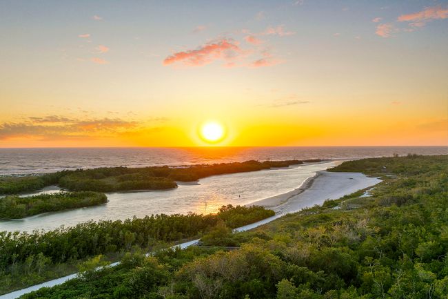 APT-1208 - 440 Seaview Ct, Condo with 2 bedrooms, 2 bathrooms and null parking in MARCO ISLAND FL | Image 4
