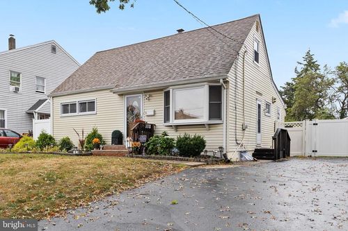 31 Hull Dr, Edison, NJ, 08817-3516 | Card Image