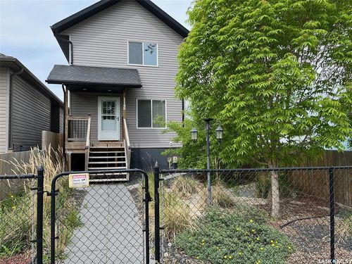 1148 Wallace St, Regina, SK, S4N3Y9 | Card Image