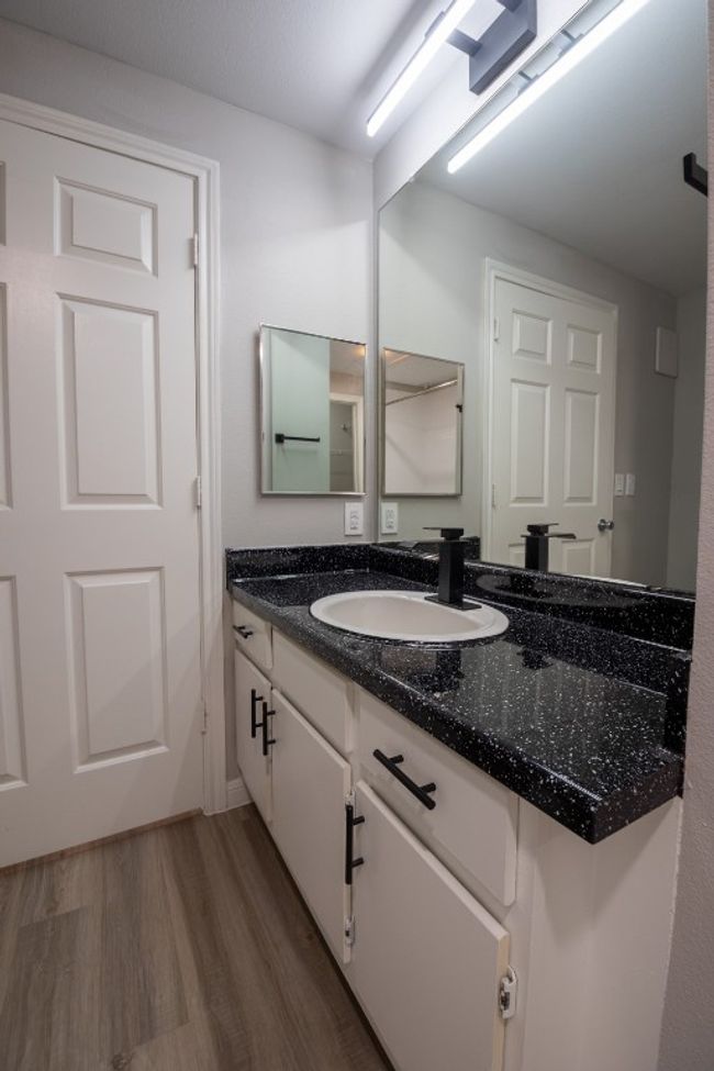 APT-611 - 2320 Gracy Farms Ln, Condo with 2 bedrooms, 2 bathrooms and 1 parking in Austin TX | Image 15
