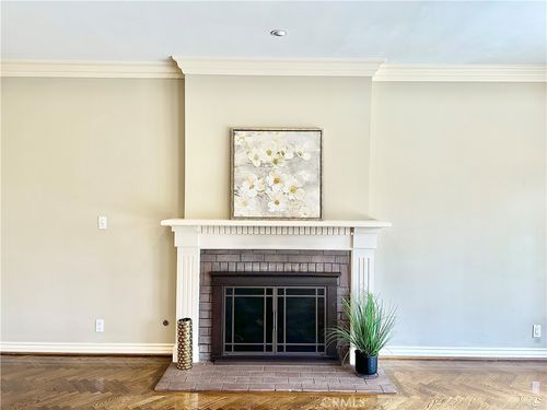 5703 Evening Canyon Dr, La Canada Flintridge, CA, 91011 | Card Image