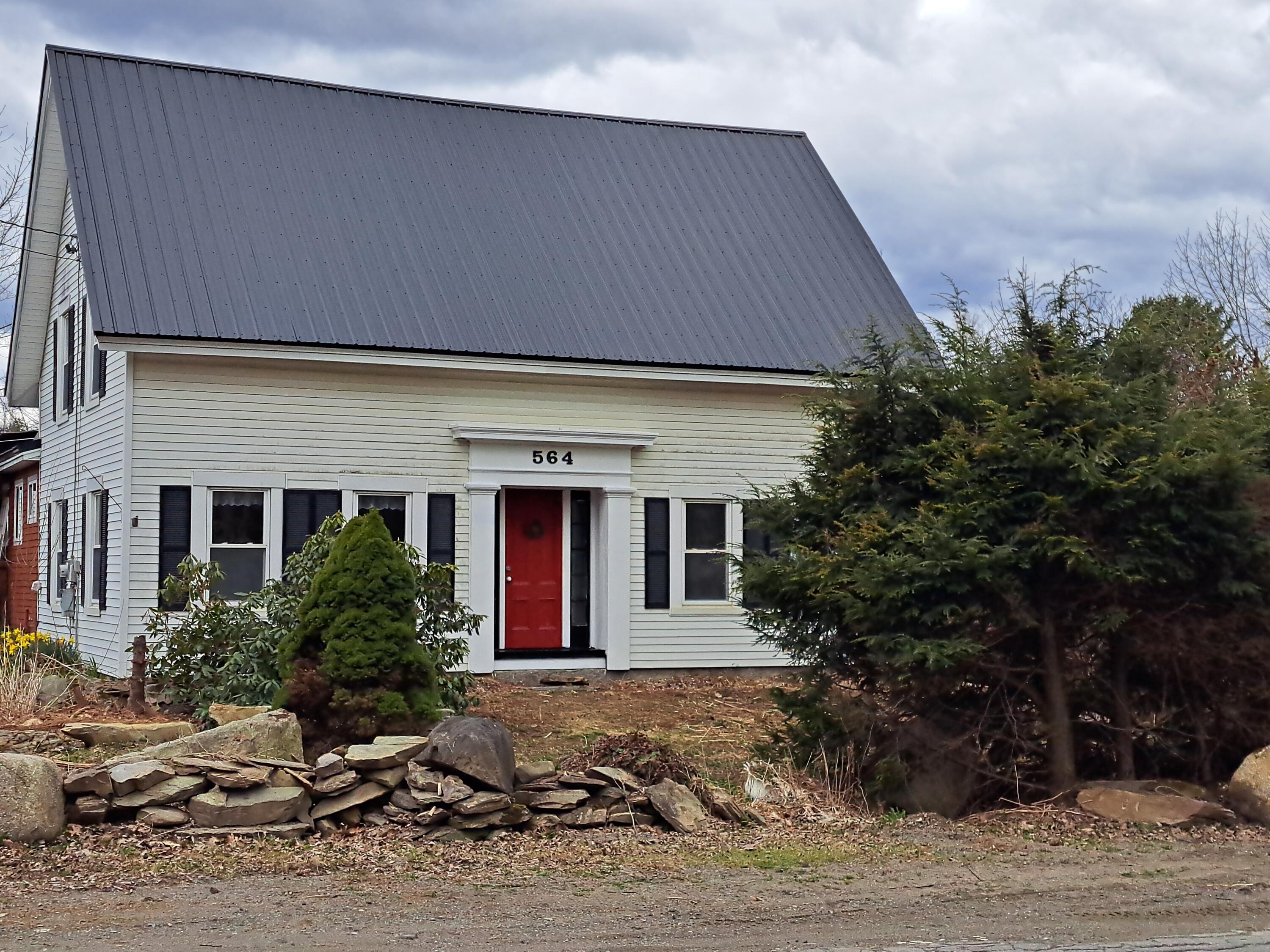 Avenue Rd, Levant, ME 04456