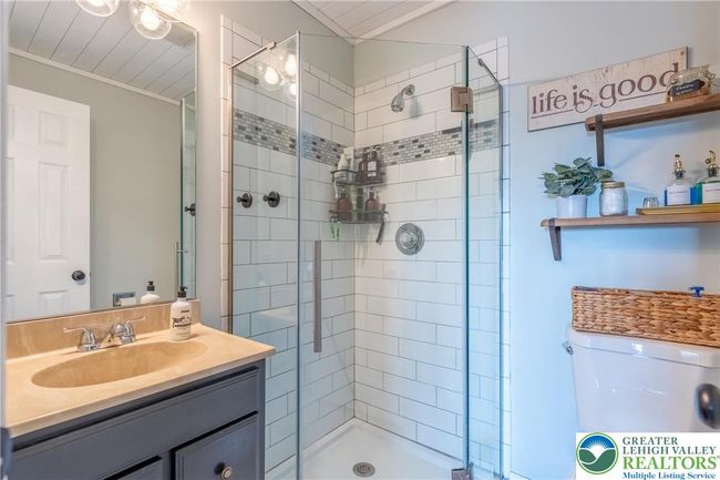 Master Bathroom | Image 16