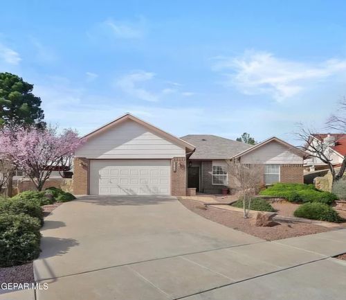 10726 White Sands Dr, El Paso, TX, 79924-1114 | Card Image