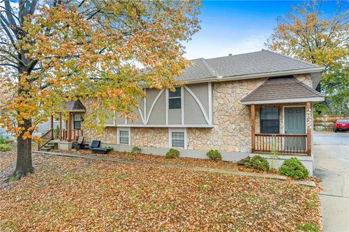 2825 Tepee Avenue, Independence, MO, 64057 | Card Image