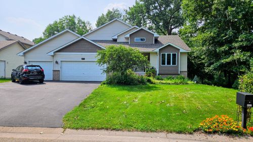 601 Sterling St S, Maplewood, MN, 55119-6783 | Card Image