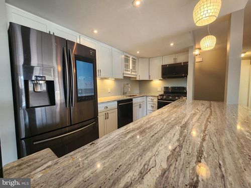 42-42 Drummers Ln, WAYNE, PA, 19087-1509 | Card Image