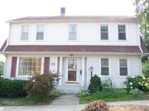 2103 S 9th St, Manitowoc, WI, 54220-6613 | Card Image