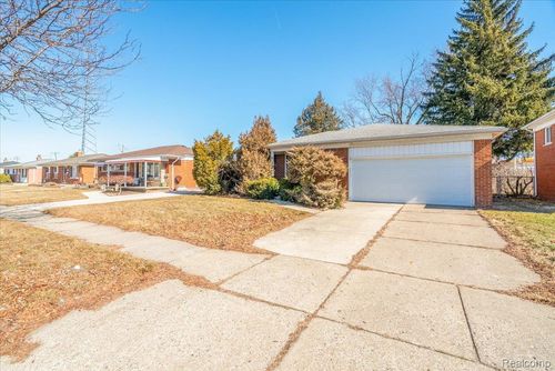 27046 Clarpointe Dr, Warren, MI, 48088-4704 | Card Image