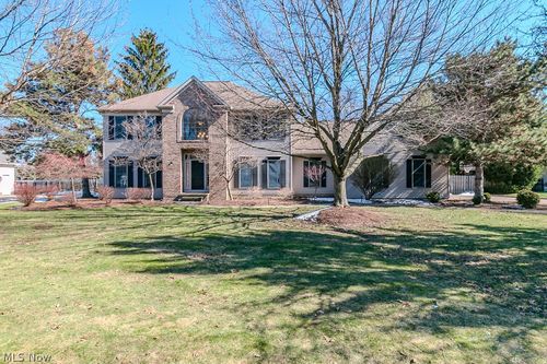 5596 Turnberry Ln, Highland Heights, OH, 44143-1972 | Card Image