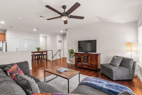 apt-5901-1900 Scofield Ridge Pkwy, Austin, TX, 78727-1622 | Card Image