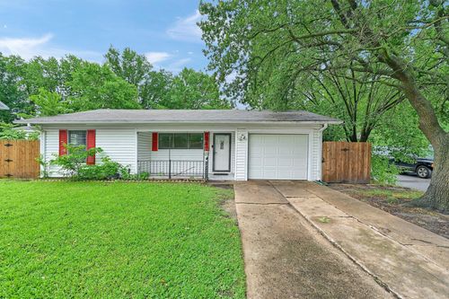 110 W Moore St, Sherman, TX, 75090-7908 | Card Image