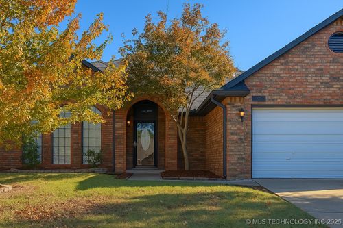 11301 S 107th East Ave, Bixby, OK, 74008-2845 | Card Image