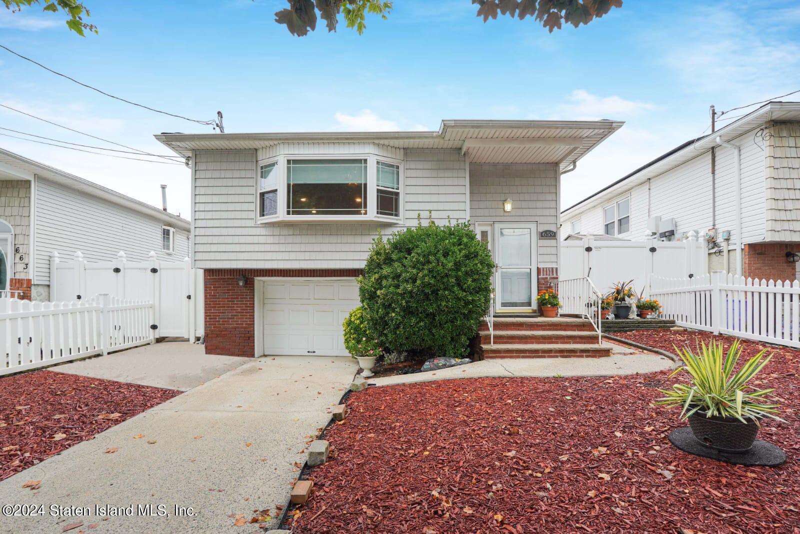 Rathbun Ave, Staten Island, NY 10312
