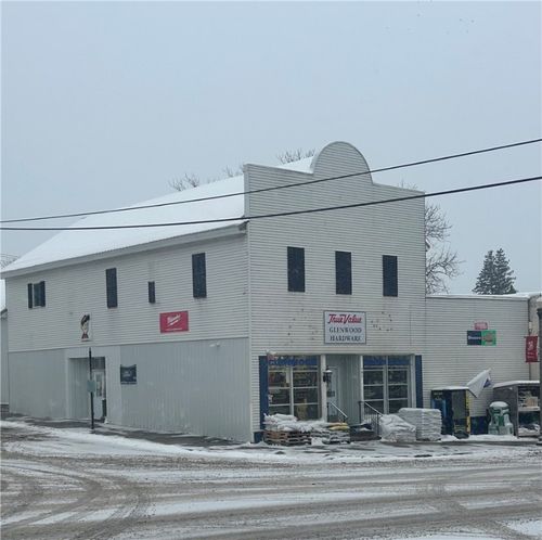 147 E Oak St, Glenwood City, WI, 54013-4232 | Card Image