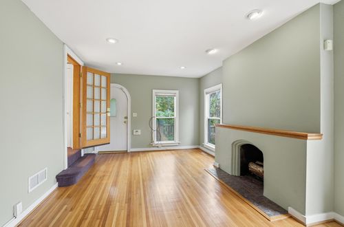 233 Groveland Ave, Minneapolis, MN, 55403-3504 | Card Image