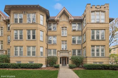 1 - 38 Washington Boulevard, Condo with 3 bedrooms, 2 bathrooms and null parking in Oak Park IL | Image 1