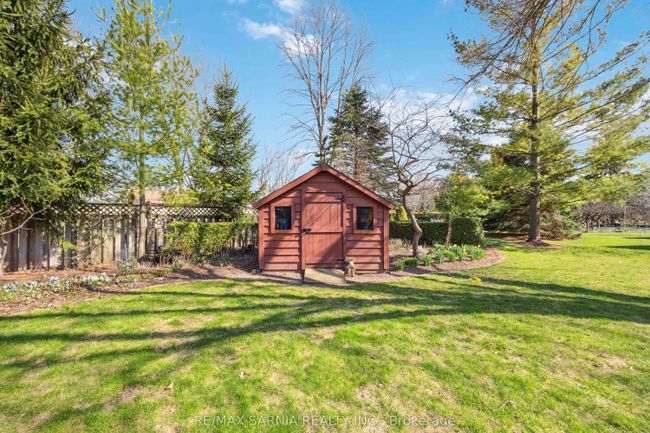 35 Frances Dr, House other with 6 bedrooms, 3 bathrooms and 4 parking in Forest ON | Image 41