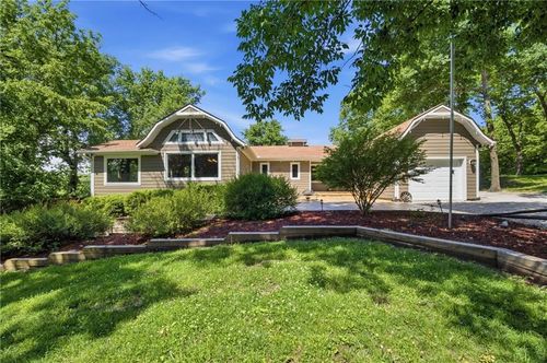 25045 W 215th St, Spring Hill, KS, 66083-2510 | Card Image