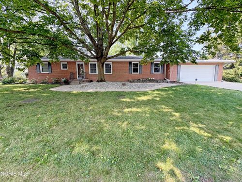 1009 Village Dr, Bowling Green, OH, 43402-1230 | Card Image