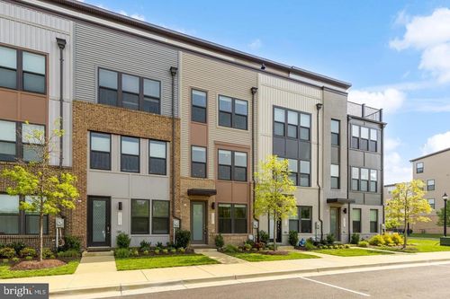 5611 Alpha Ridge Ave, HYATTSVILLE, MD, 20782-2642 | Card Image