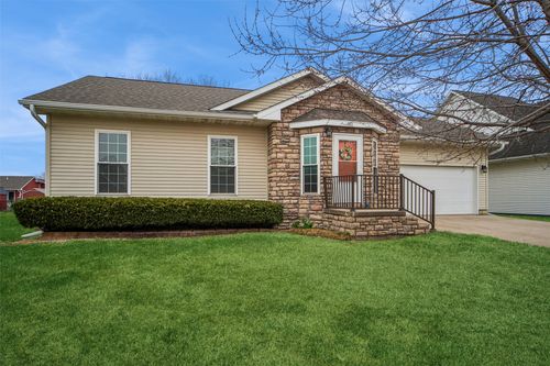 301 N 15th Ave, Winterset, IA, 50273-2806 | Card Image