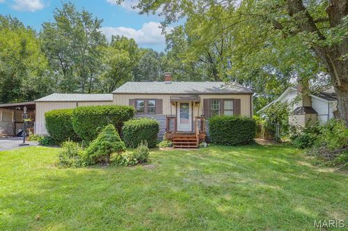 9120 Summit Dr, Fairview Heights, IL, 62208-1045 | Card Image