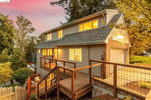 7403 Skyline Blvd, Oakland, CA, 94611-1117 | Card Image