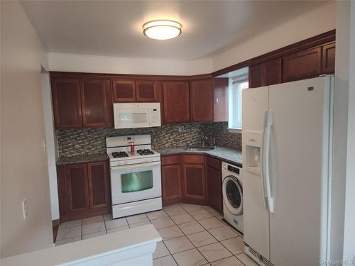 2-65-08 77th St, Middle Village, NY, 11379 | Card Image