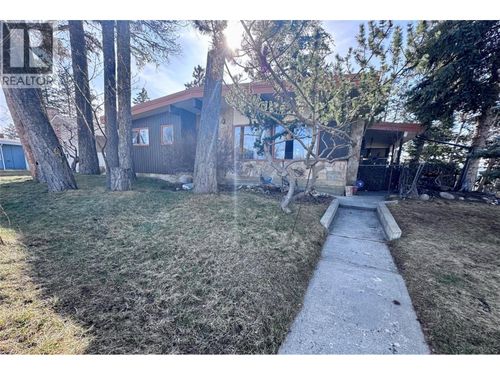 301 19th Avenue S, Cranbrook, BC, V1C3E3 | Card Image