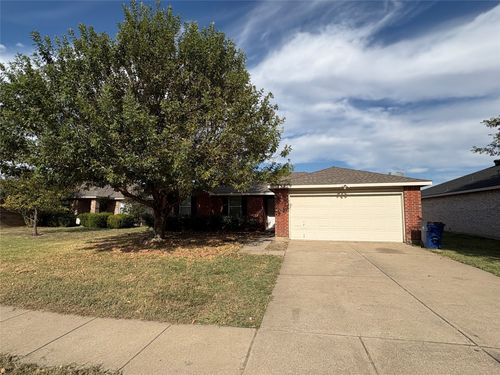 325 Indian Blanket Dr, Burleson, TX, 76028-2587 | Card Image