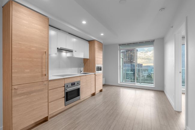 1112 - 13655 Fraser Highway, Condo with 1 bedrooms, 1 bathrooms and 1 parking in Surrey BC | Image 6