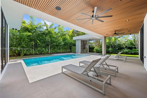 215 Shore Dr S, Miami, FL, 33133-2617 | Card Image