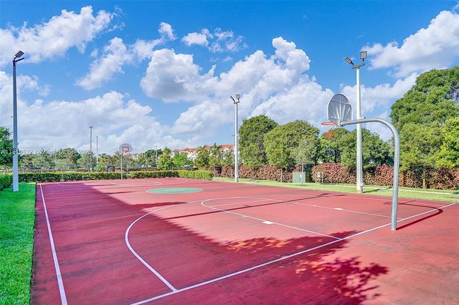 10380 Nw 88 Th Ter, Townhouse with 4 bedrooms, 3 bathrooms and null parking in Doral FL | Image 46