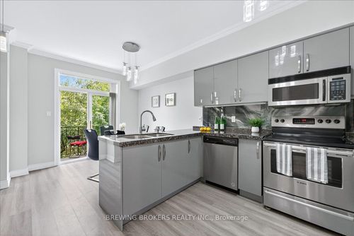 286-23 Observatory Lane, Richmond Hill, ON, L4C0M7 | Card Image