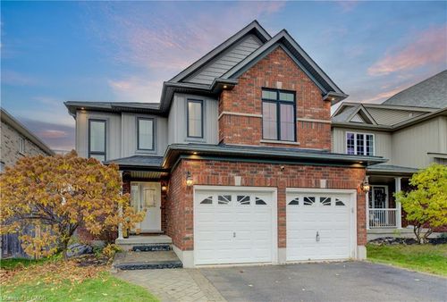 184 Hilltop Dr, Ayr, ON, N0B1E0 | Card Image