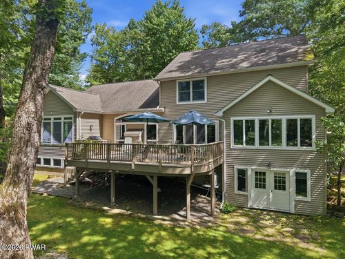 802 Green Court, Lords Valley, PA, 18428 | Card Image