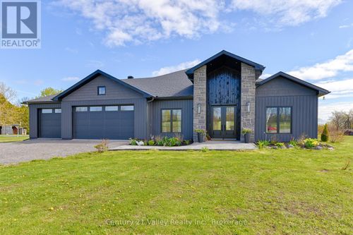 1174 Burnstown Road, Mcnab/Braeside, ON, K0A3L0 | Card Image