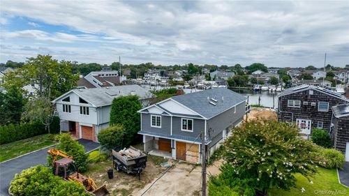 750 Shore Walk, Lindenhurst, NY, 11757-5824 | Card Image