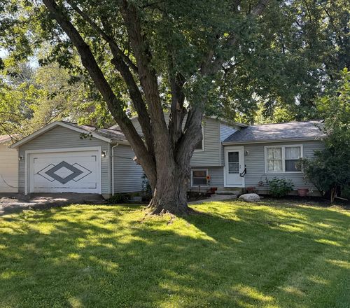 2505 Magnolia Ln, Lindenhurst, IL, 60046-8332 | Card Image