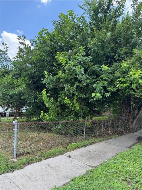 1301 Atlantic Ave, New Orleans, LA, 70114-4511 | Card Image