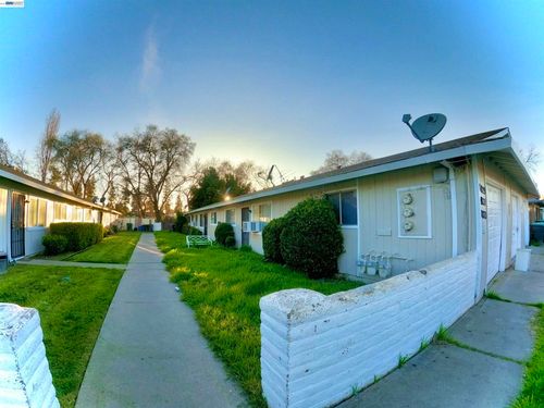8829 Kelley Dr, Stockton, CA, 95209-2123 | Card Image