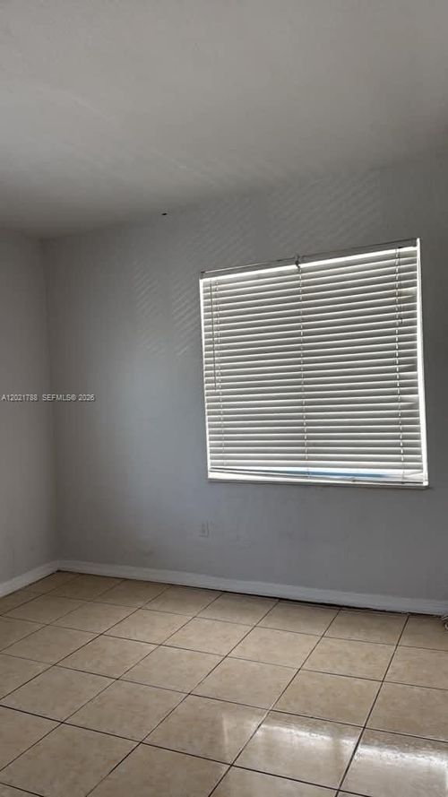 205-1021 Nw 3rd St, Miami, FL, 33128-1195 | Card Image