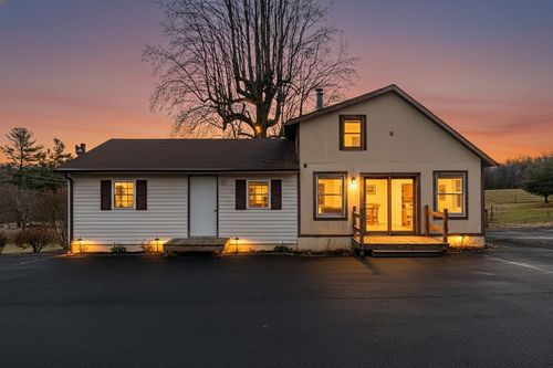 2594 Lee Jackson Hwy, STAUNTON, VA, 24401-5632 | Card Image