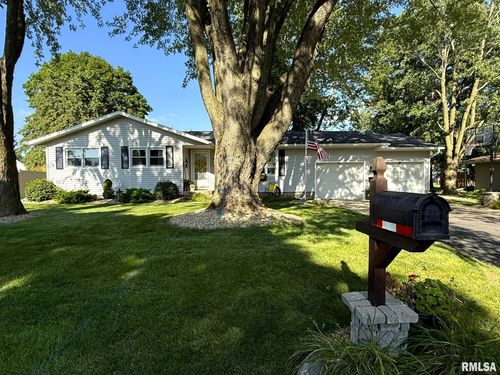 905 N Mckinley Ave, Abingdon, IL, 61410-1016 | Card Image