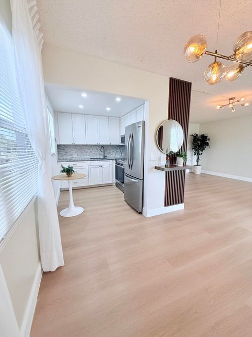 j-402 Brighton J, Boca Raton, FL, 33434-2942 | Card Image